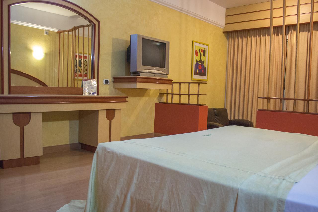 Autohotel Ilussion Córdoba Buitenkant foto
