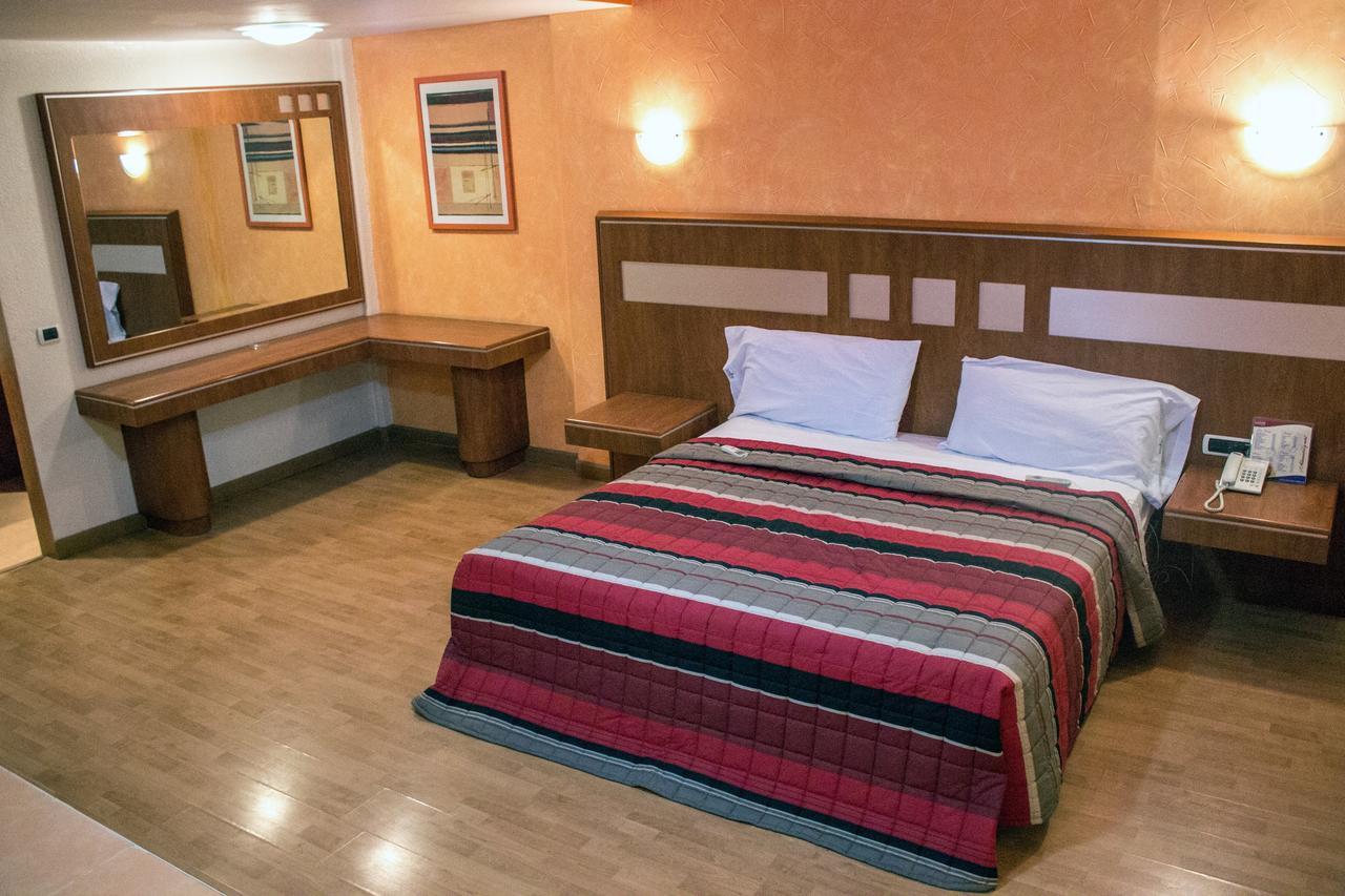 Autohotel Ilussion Córdoba Buitenkant foto